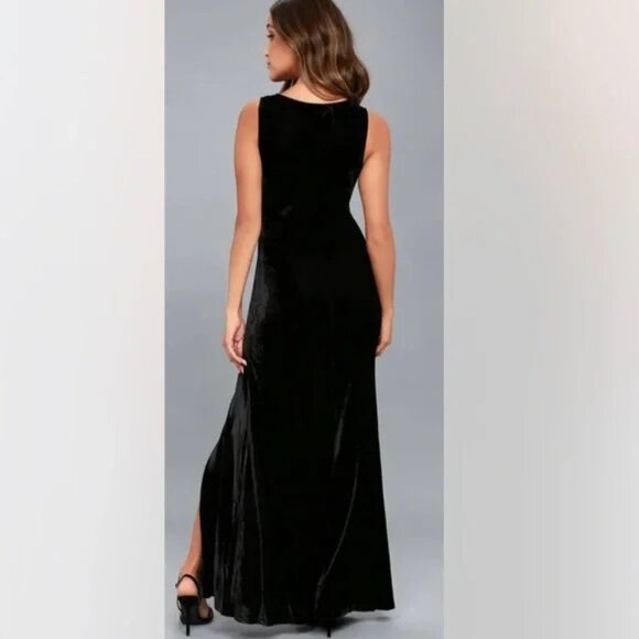 NWT Lulus Velvet Maxi Dress – Sz M - Picture 2 of 12